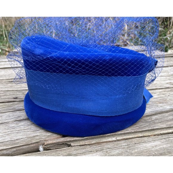Vintage 1950s Bright Blue Velvet Womens Hat Netting - Picture 10 of 15